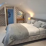 Nanny Lane Loft Βίλα