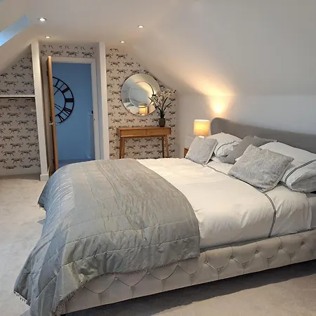 Nanny Lane Loft Villa